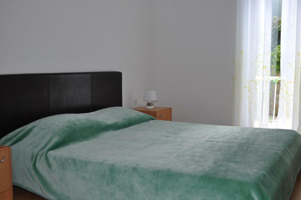 Apartments Matej & Irena Cres Bagian luar foto